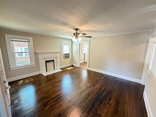 Building Photo - Cute Duplex 1 bed 1 bath unit, Close to Downtown Concord