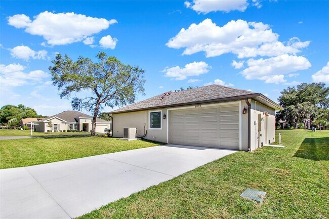 Building Photo - 6028 Sundown Dr