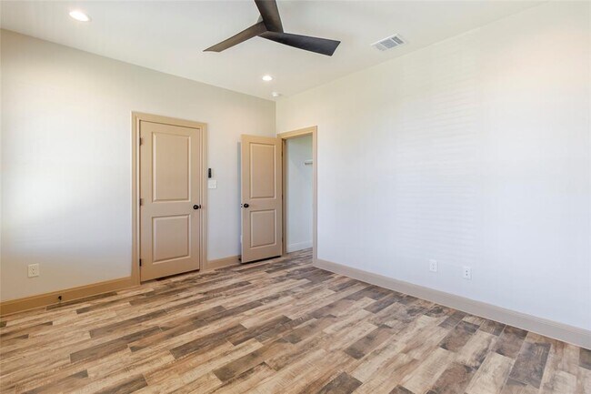 Building Photo - 303 Bob's Trail