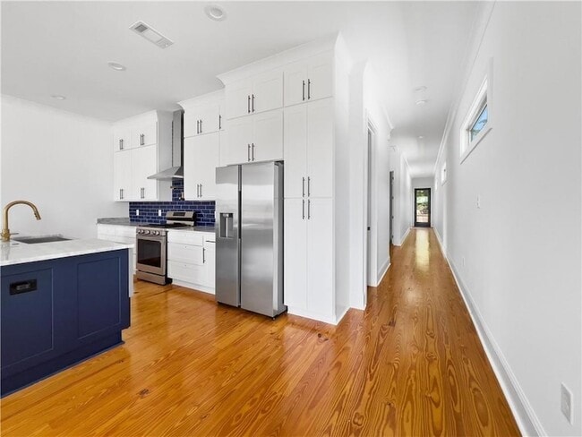 Building Photo - 5807 Royal St