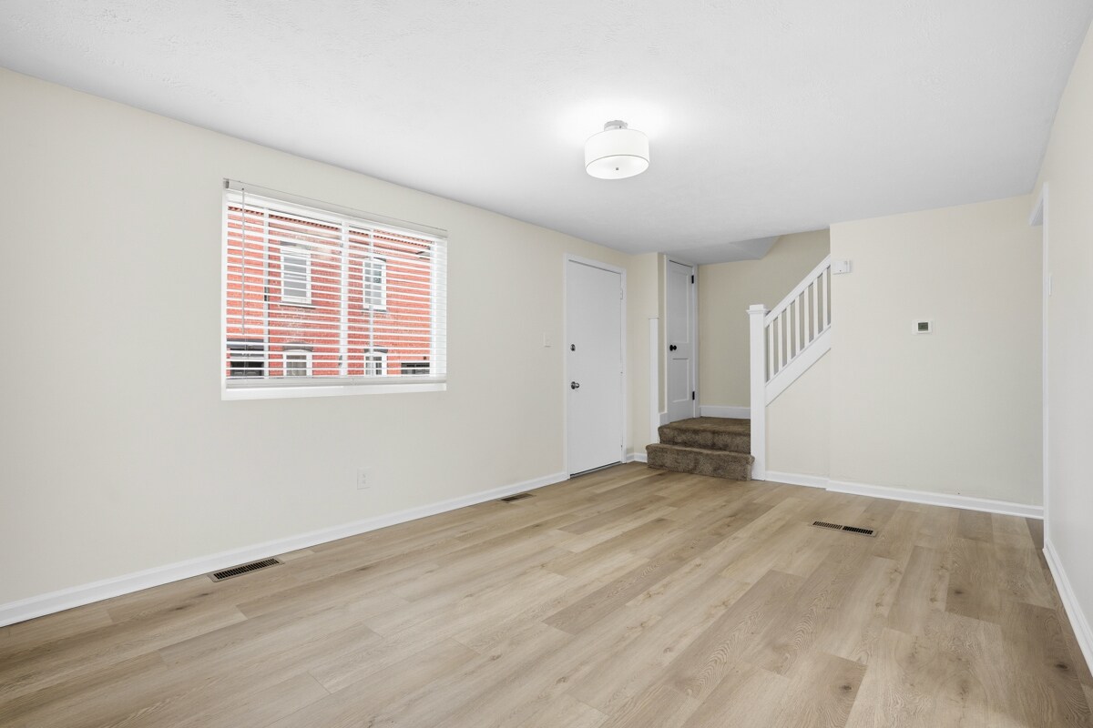 Building Photo - 437 5th St