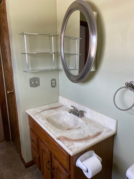 Building Photo - 988 Taft Ave