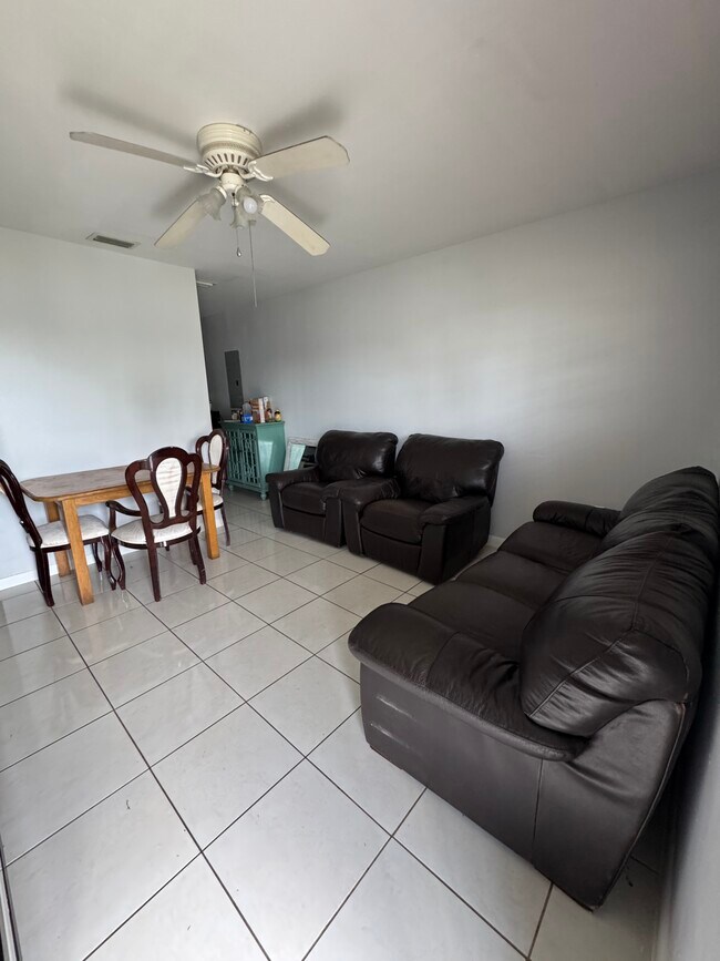 Building Photo - 17472 SW 105th Ave
