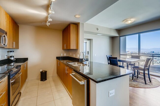 Building Photo - Furnished High rise Just Off the Las Vegas...