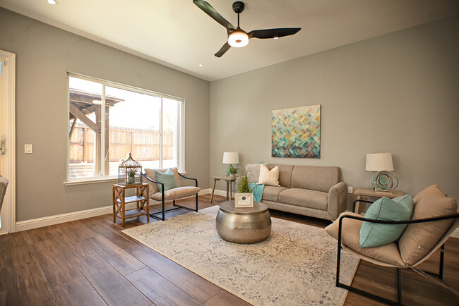 Building Photo - 563 Veneto Ct