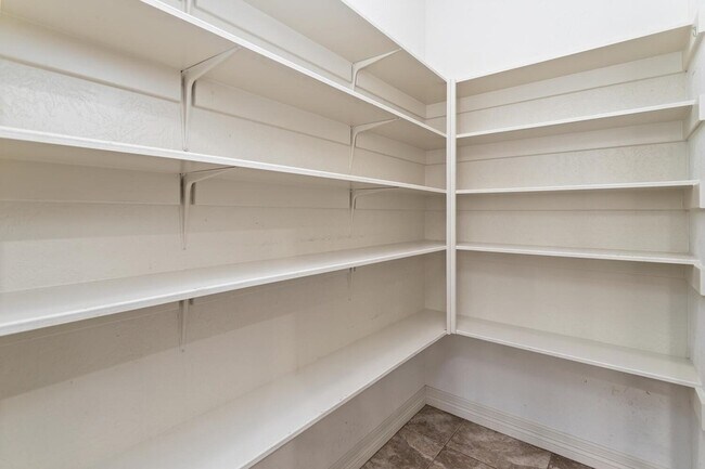 Building Photo - 3525 Windrose Dr