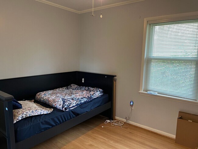 Building Photo - Spacious Home in McBryde Village next to V...