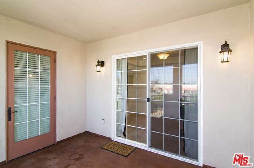 Building Photo - 12975 Agustin Pl