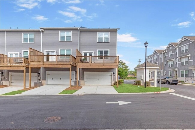 Building Photo - 3642 S Fulton Ave