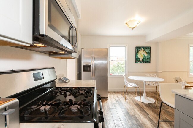 Building Photo - Spacious 5BR House in Takoma Park