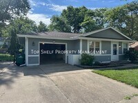 Building Photo - 312 NE Harvey St