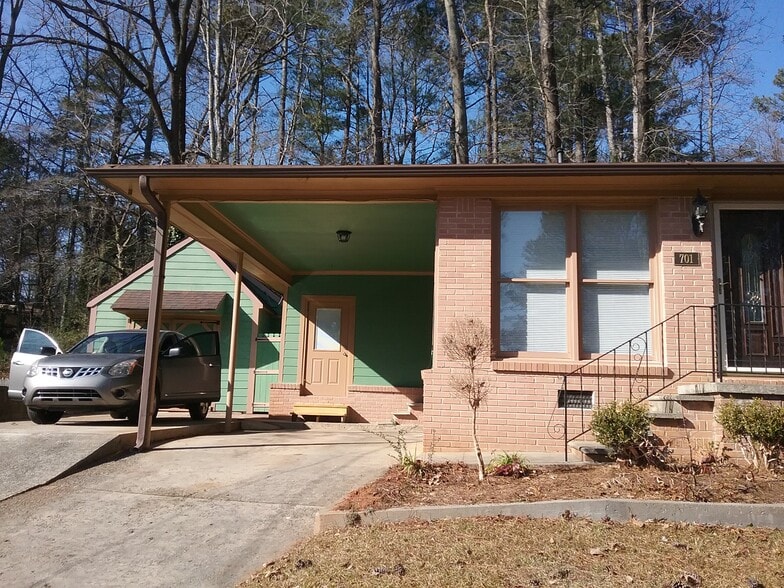 Building Photo - 701 Rosalyn Dr