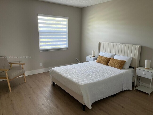 Building Photo - 13255 SW 9th Ct