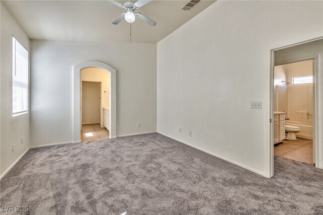 Building Photo - 2559 W Richmar Ave