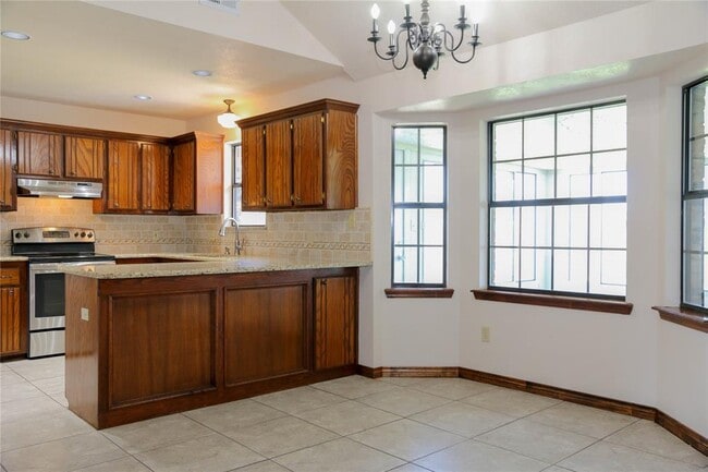 Building Photo - 13000 S Robinson Ave