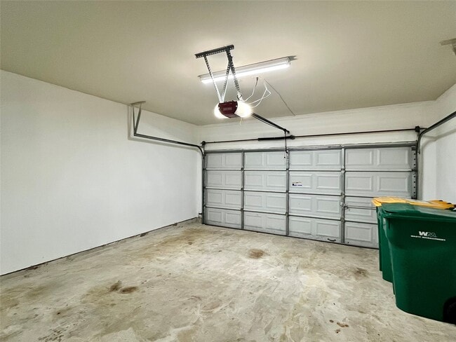 Building Photo - 16219 Sandy Path Ln