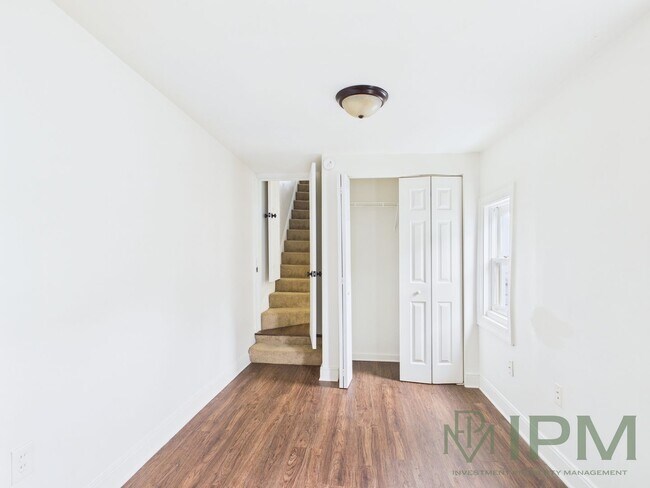 Building Photo - Available Now! Charming 3 Bedroom, 1.5 Bat...