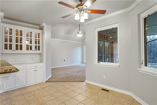 Building Photo - 9417 Forest Dale Dr