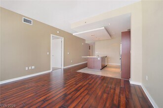 Building Photo - 4471 Dean Martin Dr