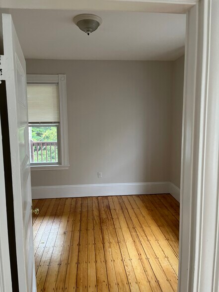 Building Photo - 69 Calumet St