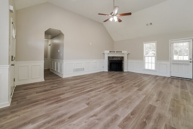 Building Photo - 7578 Woodshire Dr