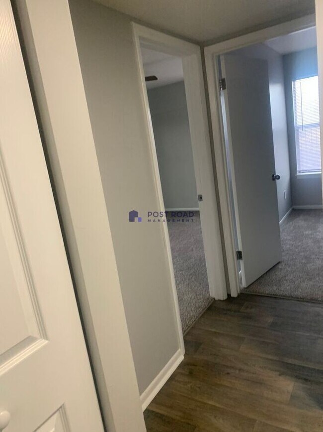 Building Photo - 2800 S Osage Ave