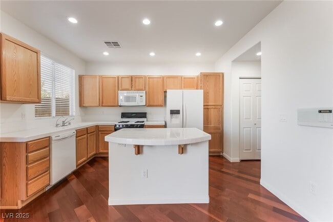 Building Photo - 10870 Mallorca Ave