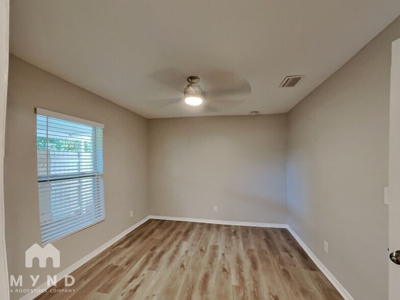 Building Photo - 4410 N 37th St