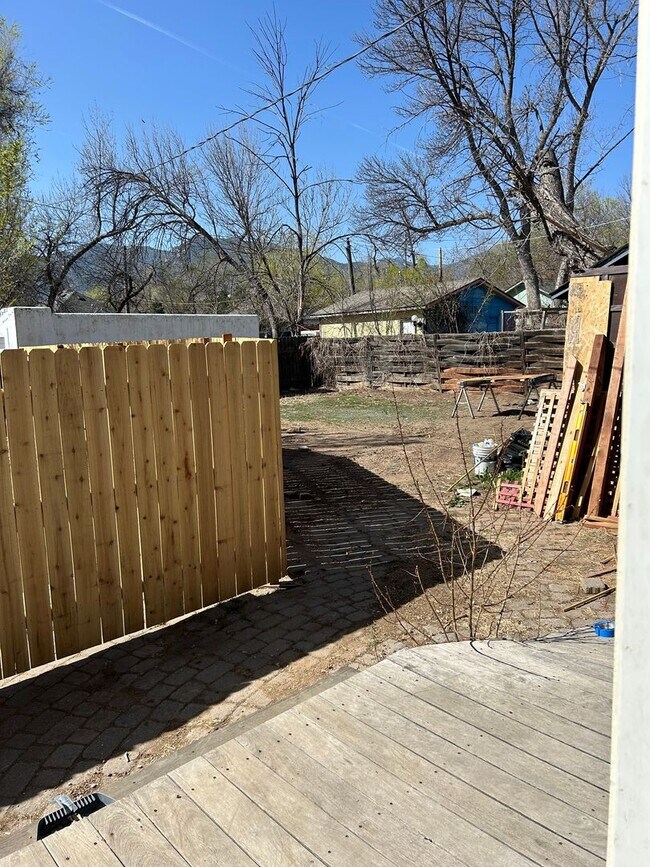 Building Photo - Historic Cheyenne Canyon Home
