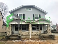 Building Photo - 1725-1727 Brookline