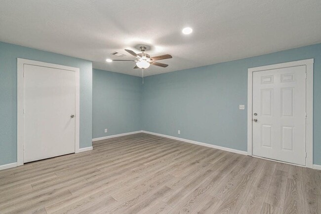 Building Photo - 3735 Woodpeckers Grove