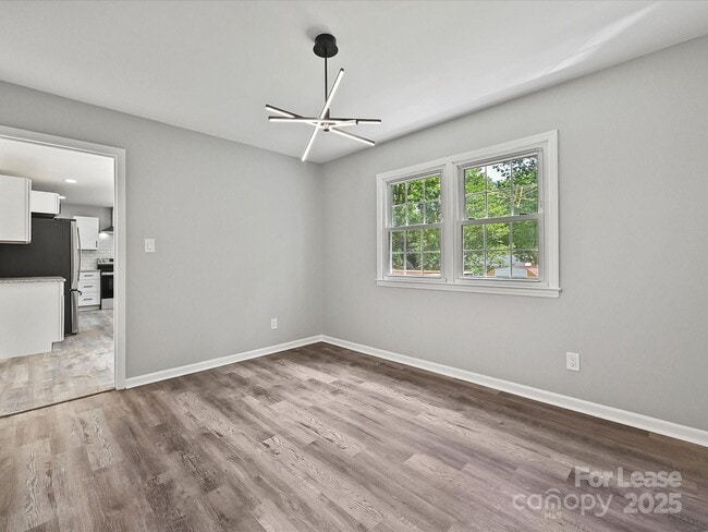 Building Photo - 2544 Cedarwild Rd
