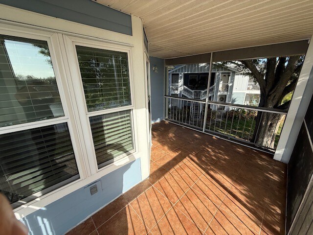 Building Photo - 2565 Grassy Point Dr