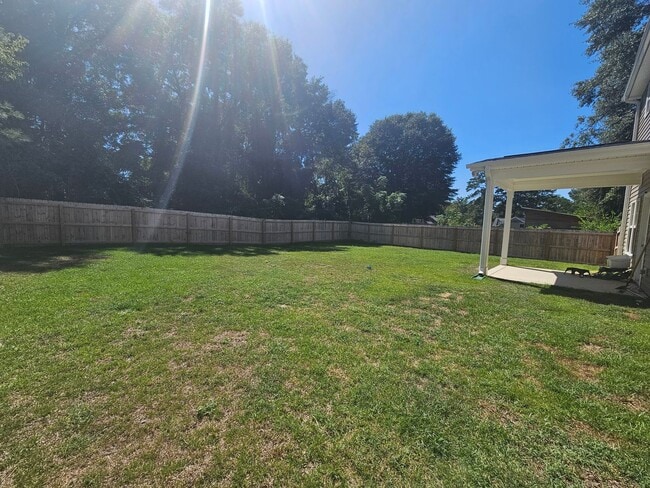 Building Photo - NEW LISTING!!!!