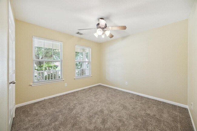 Building Photo - 4030 Mt Everest Way