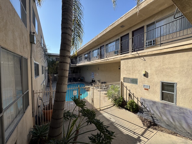 Building Photo - 4623 La Mirada