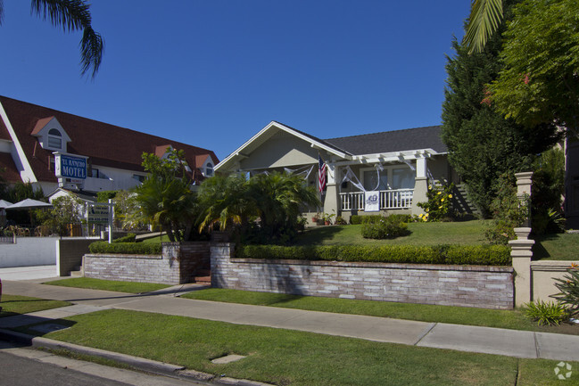 Primary Photo - 360-362 Orange Ave