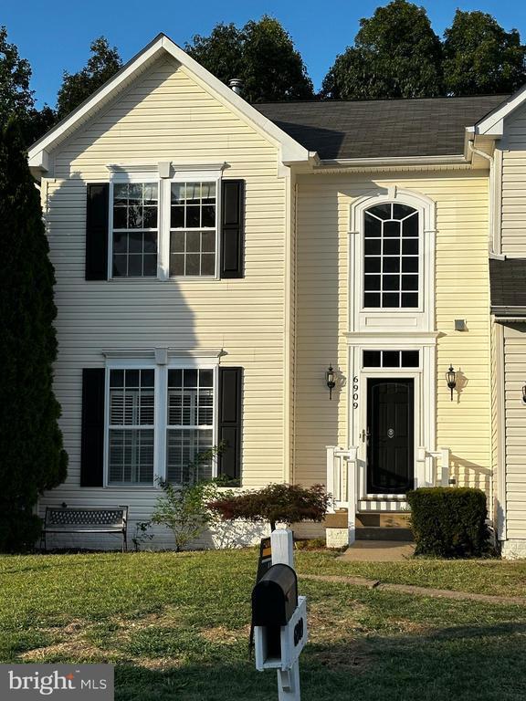 Building Photo - 6909 Yeoman Ct