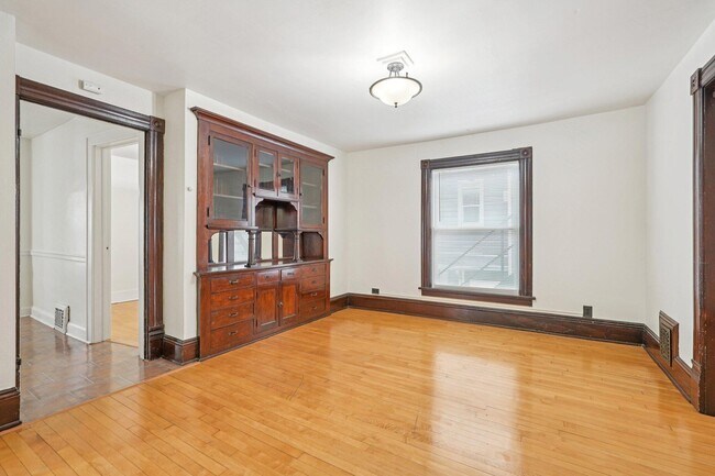 Building Photo - 1660 N Marshall St