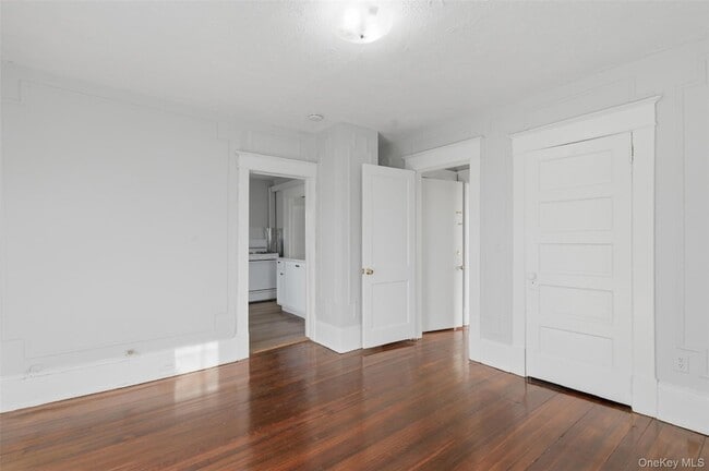 Building Photo - 1446 Lincoln Terrace