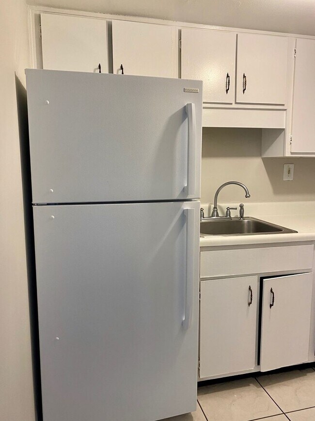 Building Photo - For Rent: Spacious Studio at the Capistran...