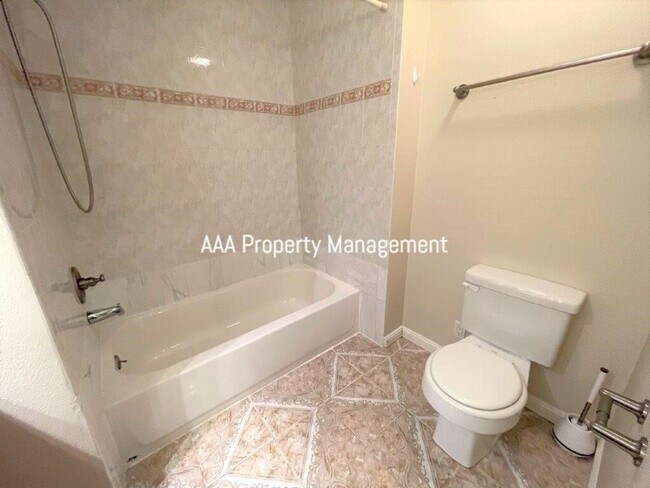 Building Photo - 1861 Olmo Way