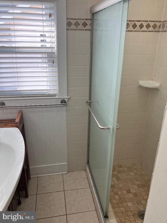 Building Photo - 118 W Lehman Ave