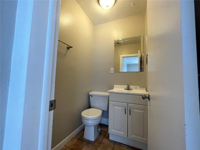 Building Photo - 10204 N Edison Ave