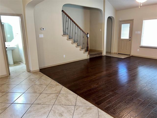 Building Photo - 8 Mapleridge Dr