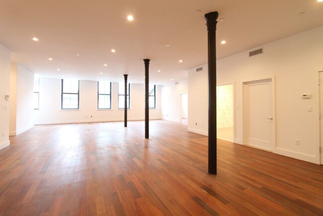 Building Photo - 500 Broadway