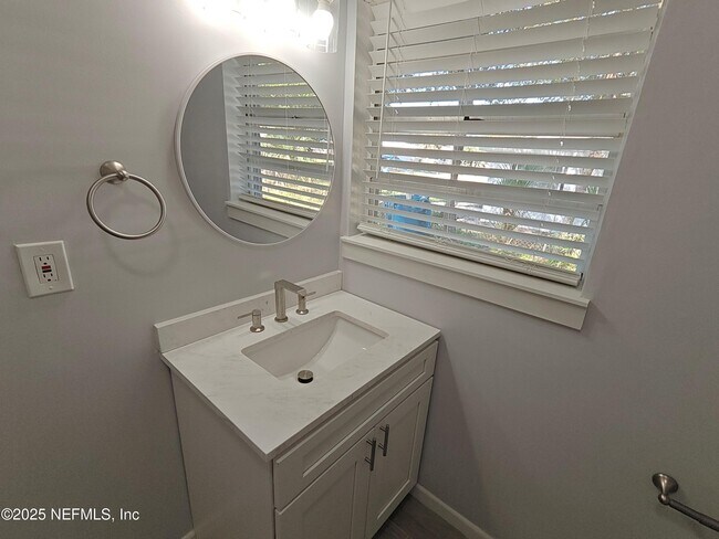 Building Photo - 2921 Mansion Rd