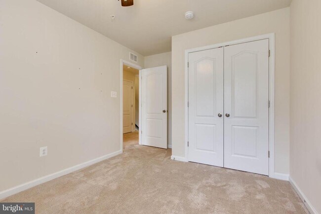 Building Photo - 1022 Linden Dr