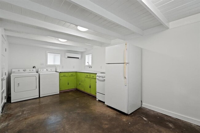 Building Photo - 5212 Berkman Dr