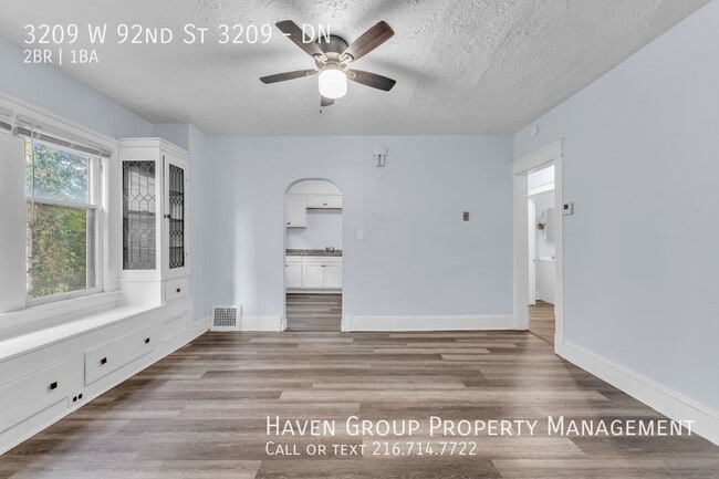 Building Photo - 3209 W 92nd St